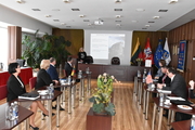 <p>Besuch des US-Botschafters Robert Gilchrist in Bir&scaron;ton. Foto Paulina Ku&scaron;nerovienė</p>
