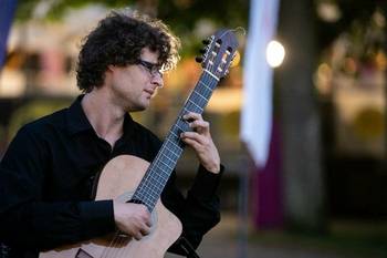 Akustinės gitaros muzikos vakaras